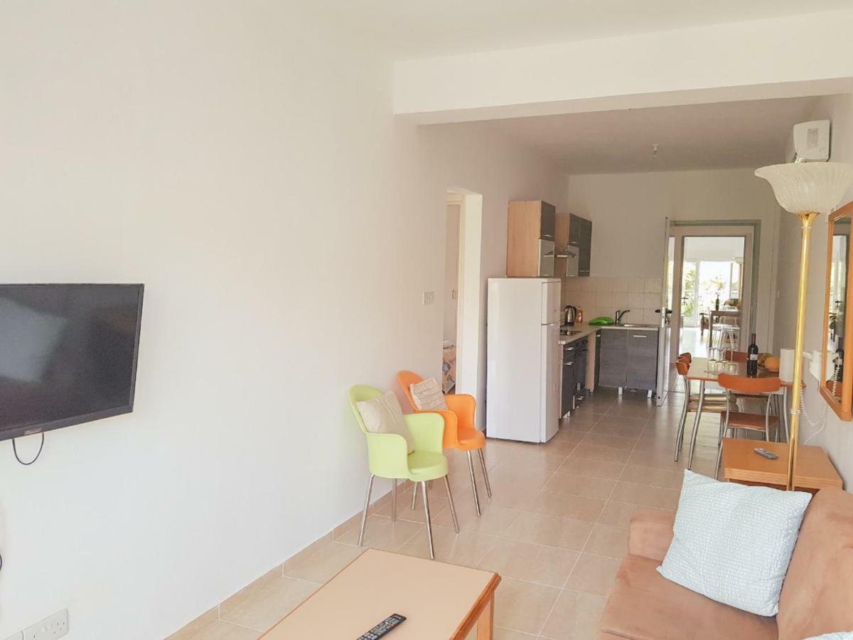 Paphos Apartments Exterior photo